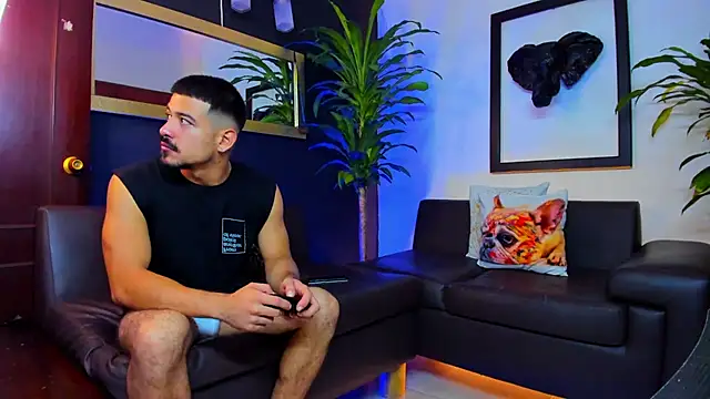 Snapshot of Markboyl chatting on 01-16-25, 12:52 Markboyl online show from 01-16-25, 12:52