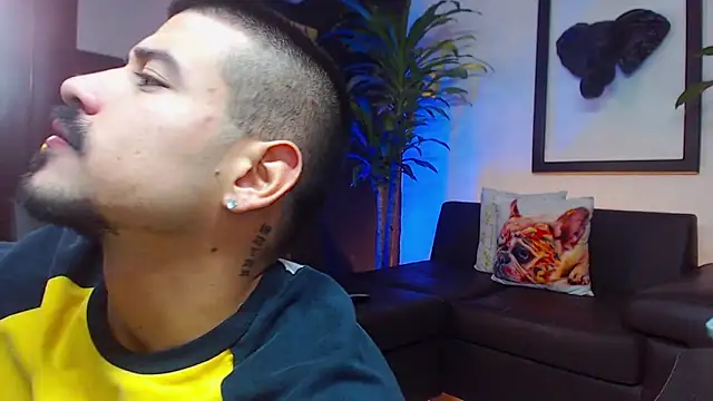 Snapshot of Markboyl chatting on 03-10-25, 12:17 Markboyl online show from 03-10-25, 12:17