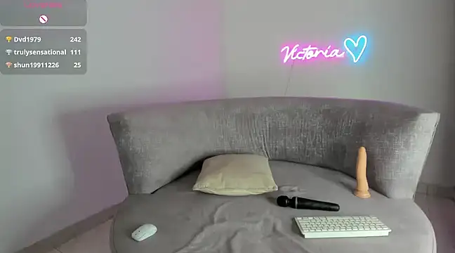 victoria 027 online show from 02-13-25, 06:05