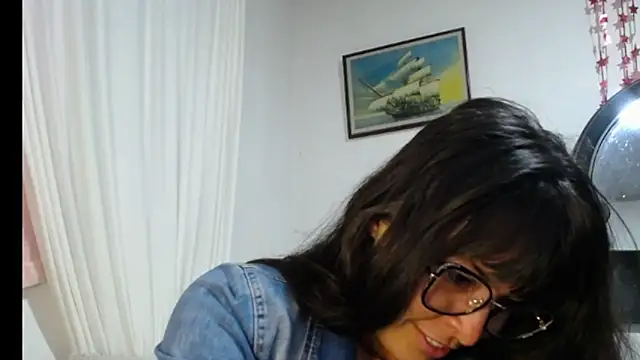 Snapshot of Alexandrasaenz chatting on 11-12-25, 02:04 Alexandrasaenz online show from 11-12-25, 02:04