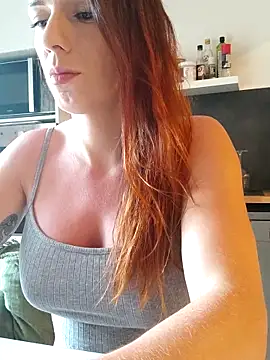 clara-francaise online show from 06-22-26, 06:05