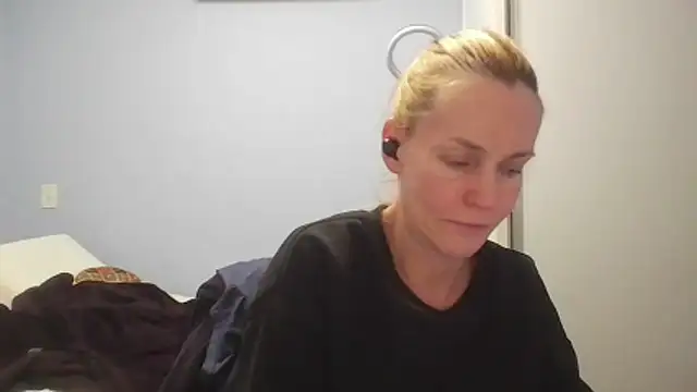 Annylove1 online show from 06-08-26, 12:27