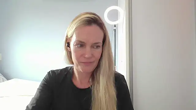 Annylove1 online show from 02-11-26, 04:51