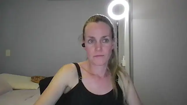 Annylove1 online show from 12-17-25, 12:15