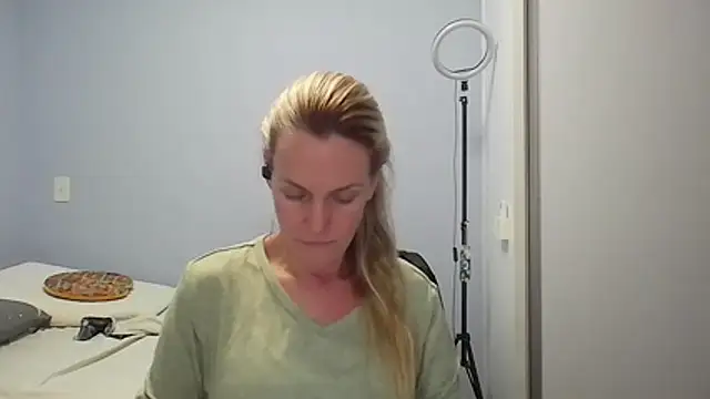 Annylove1 online show from 04-11-26, 12:29