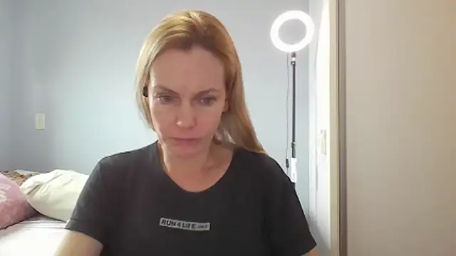 Annylove1 online show from 04-28-26, 10:52