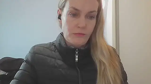 Annylove1 online show from 06-02-26, 10:48