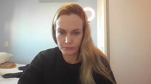 Annylove1 online show from 06-05-26, 10:43