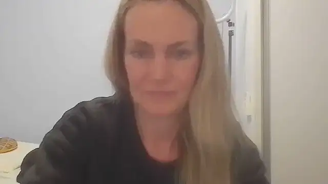 Snapshot of Annylove1 chatting on 07-22-26, 12:23 Annylove1 online show from 07-22-26, 12:23