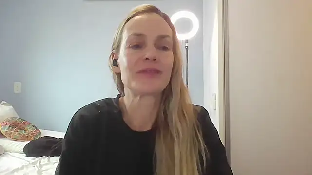 Annylove1 online show from 06-04-26, 10:53