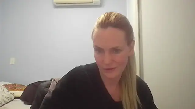 Snapshot of Annylove1 chatting on 07-01-26, 12:22 Annylove1 online show from 07-01-26, 12:22