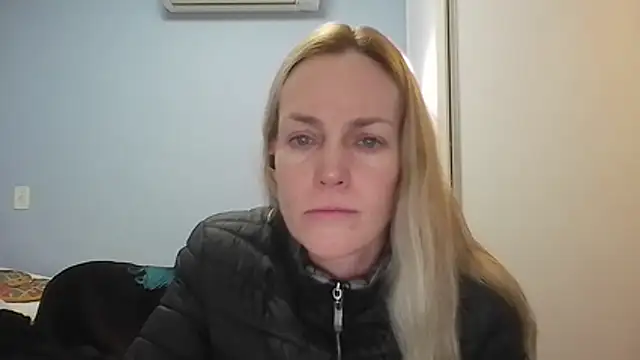 Annylove1 online show from 06-01-26, 12:38
