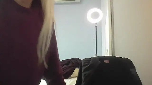 Snapshot of Annylove1 chatting on 06-16-26, 12:27 Annylove1 online show from 06-16-26, 12:27