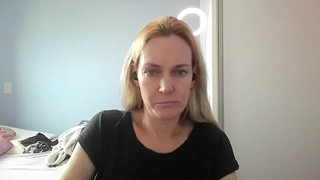Annylove1 online show from 05-08-26, 12:20