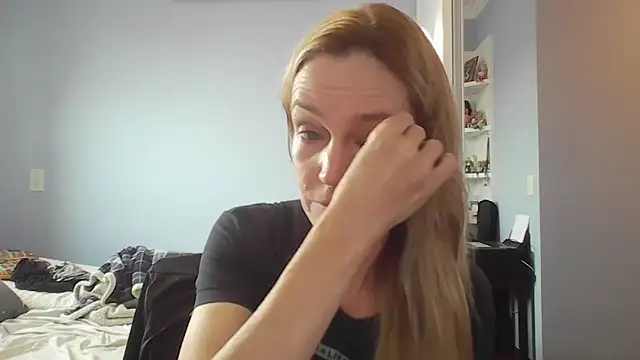 Annylove1 online show from 04-08-26, 10:50