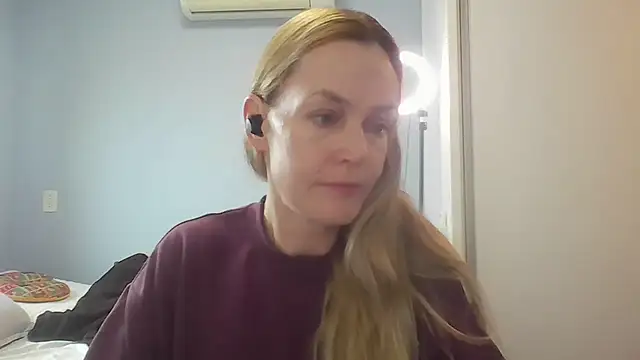 Snapshot of Annylove1 chatting on 07-09-26, 10:48 Annylove1 online show from 07-09-26, 10:48