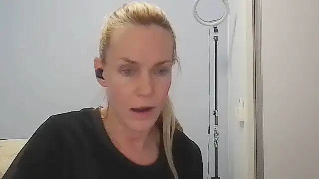 Annylove1 online show from 05-29-26, 12:05