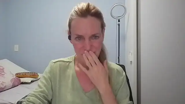 Annylove1 online show from 04-22-26, 12:17