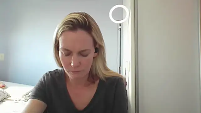 Annylove1 online show from 02-13-26, 04:51