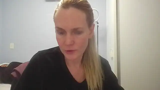 Snapshot of Annylove1 chatting on 06-22-26, 12:38 Annylove1 online show from 06-22-26, 12:38