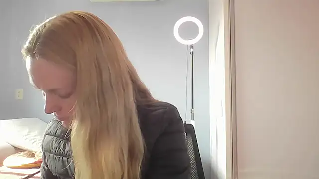 Annylove1 online show from 06-03-26, 04:55
