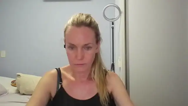 Annylove1 online show from 01-12-26, 12:28