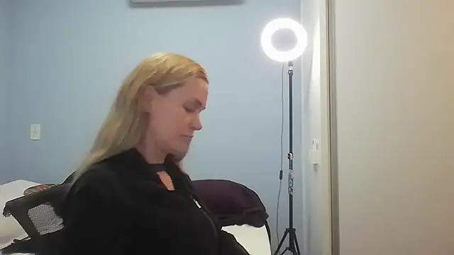 Annylove1 online show from 05-26-26, 12:25