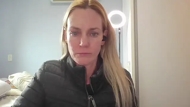 Annylove1 online show from 05-22-26, 04:27
