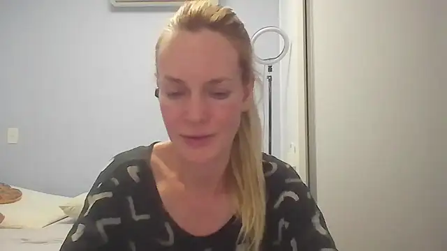 Annylove1 online show from 05-10-26, 12:14