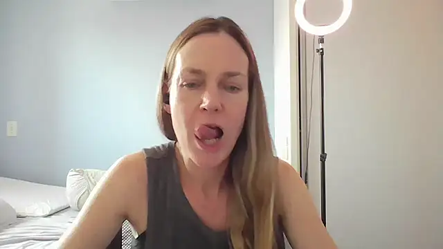 Annylove1 online show from 12-22-25, 03:56