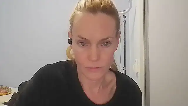 Annylove1 online show from 05-20-26, 12:07
