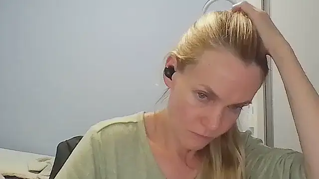 Annylove1 online show from 04-29-26, 12:26
