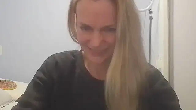 Snapshot of Annylove1 chatting on 07-14-26, 12:32 Annylove1 online show from 07-14-26, 12:32