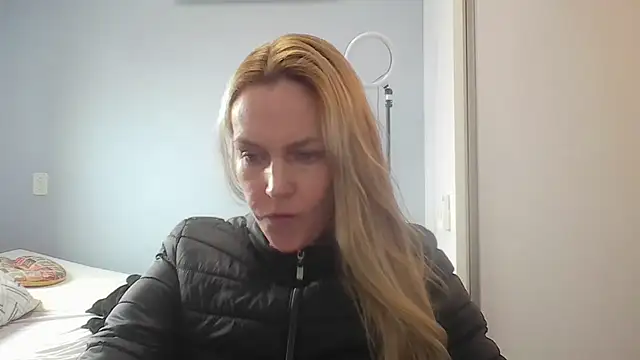 Snapshot of Annylove1 chatting on 06-24-26, 12:48 Annylove1 online show from 06-24-26, 12:48