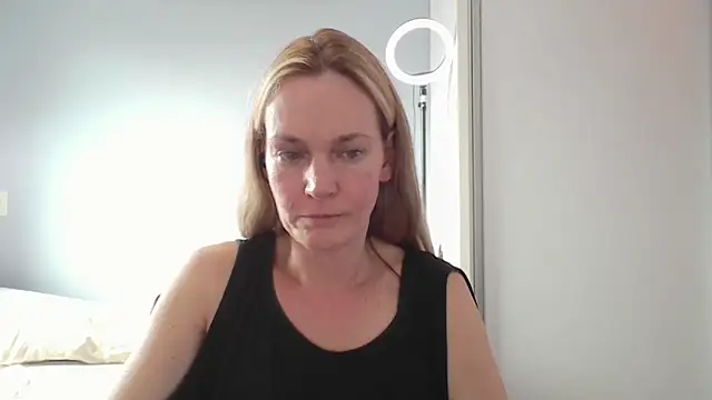 Annylove1 online show from 02-18-26, 06:48