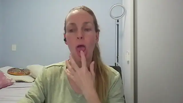 Annylove1 online show from 04-20-26, 12:13