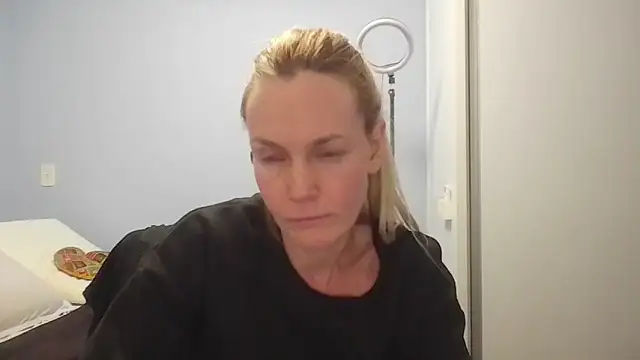 Annylove1 online show from 06-07-26, 12:38