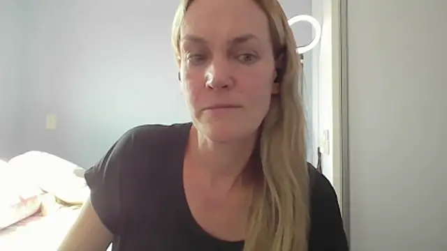 Annylove1 online show from 04-17-26, 04:54
