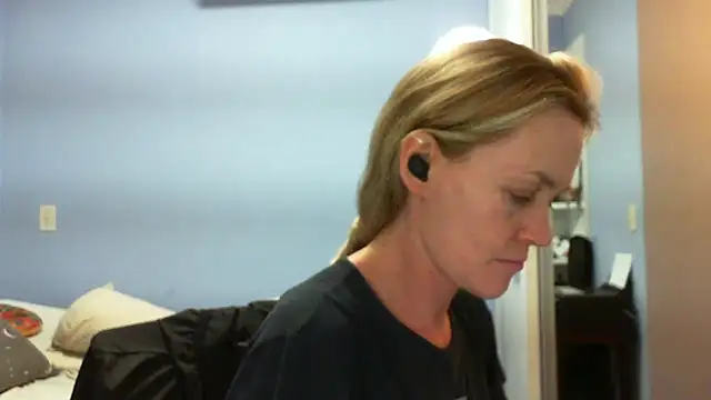 Annylove1 online show from 04-07-26, 12:40