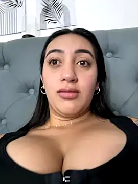 Hannahoff online show from 11-21-25, 12:20