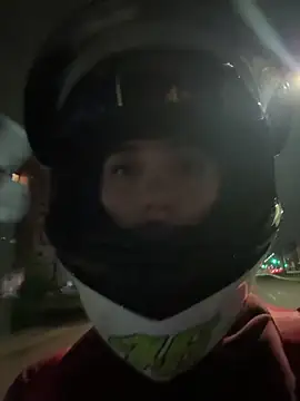 Hannahoff online show from 11-14-25, 04:16