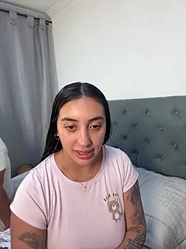 Snapshot of Hannahoff chatting on 05-24-26, 03:17 Hannahoff online show from 05-24-26, 03:17
