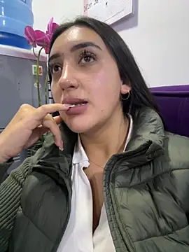 Hannahoff online show from 11-06-25, 12:25