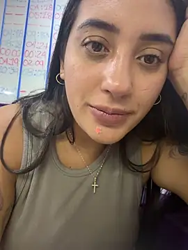 Snapshot of Hannahoff chatting on 06-02-26, 01:16 Hannahoff online show from 06-02-26, 01:16