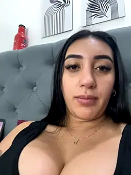 Hannahoff online show from 11-27-25, 05:52