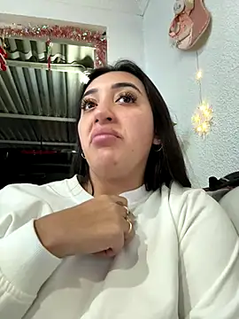 Hannahoff online show from 12-23-25, 04:12