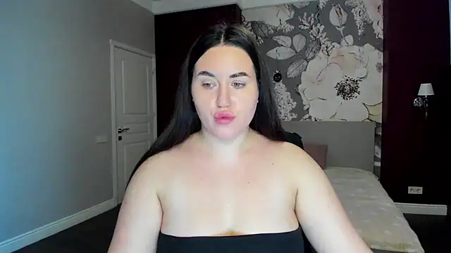 Roxie Bradley online show from 12-23-25, 06:34