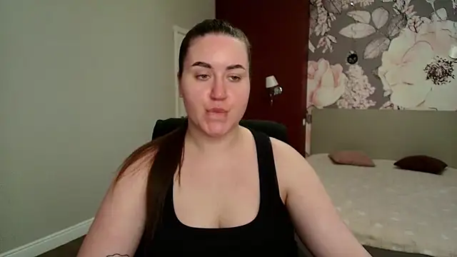 Roxie Bradley online show from 04-24-26, 05:42