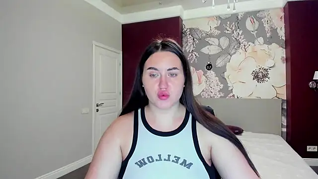 Roxie Bradley online show from 10-17-25, 05:44