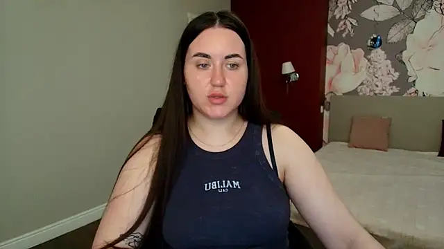 Roxie Bradley online show from 05-15-26, 05:49